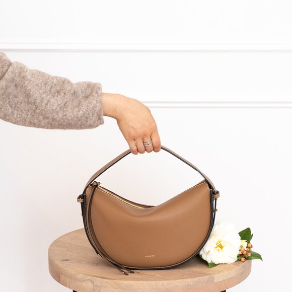 (AALLYN) Elara Leather Convertible Bag - Tobacco - Picture 4 of 9